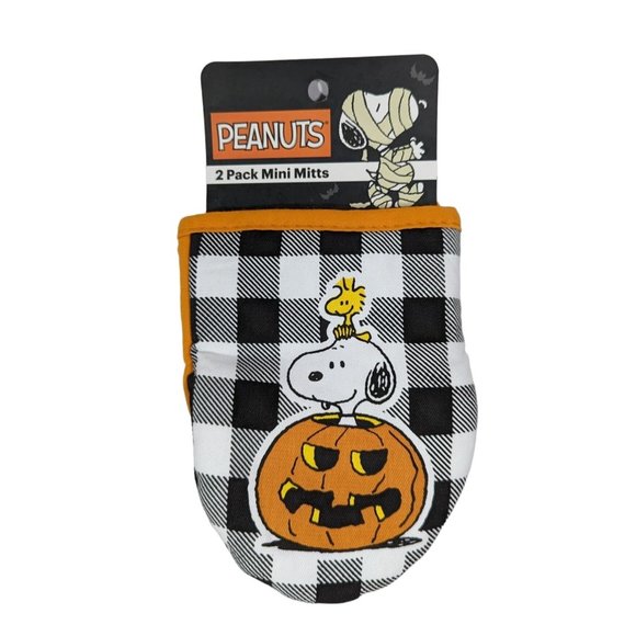Peanuts 2 Pack Mini Mitts Snoopy and Woodstock in Jack-O-Lantern Pumpkin - Picture 1 of 3